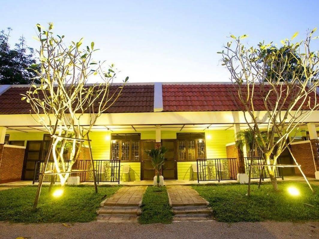 Hotel Siri Lampang Exterior foto